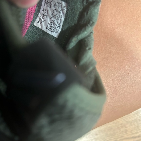 Army green women’s 7.5 adidas high tops - Picture 5 of 5